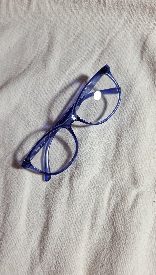 Şeffaf Mavi Minimalist Kadın Gözlüğü - Görsel 4