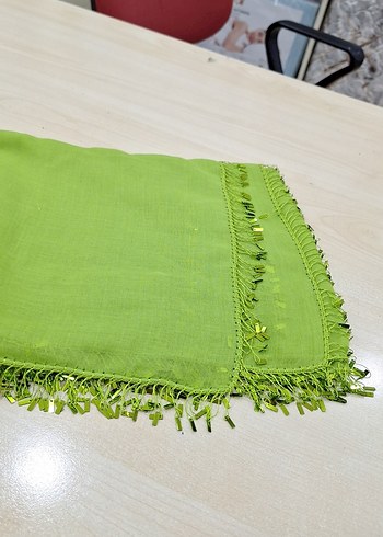 Püsküllü Yeşil Kadın İpek Şal - Görsel 4