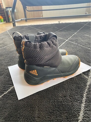Adidas su geçirmez içi polar bot