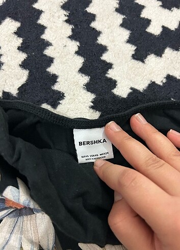 Brrshka straplez crop