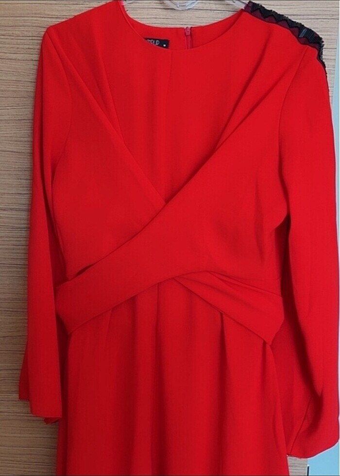 Kırmızı abiye elbise - Görsel 2
