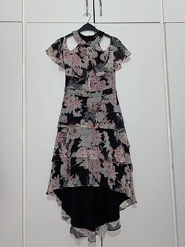 Çiçekli siyah flemenko model elbise