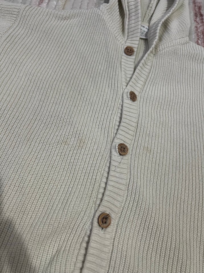 Düğmeli bej V Yakalı çocuk Hırka - Görsel 3