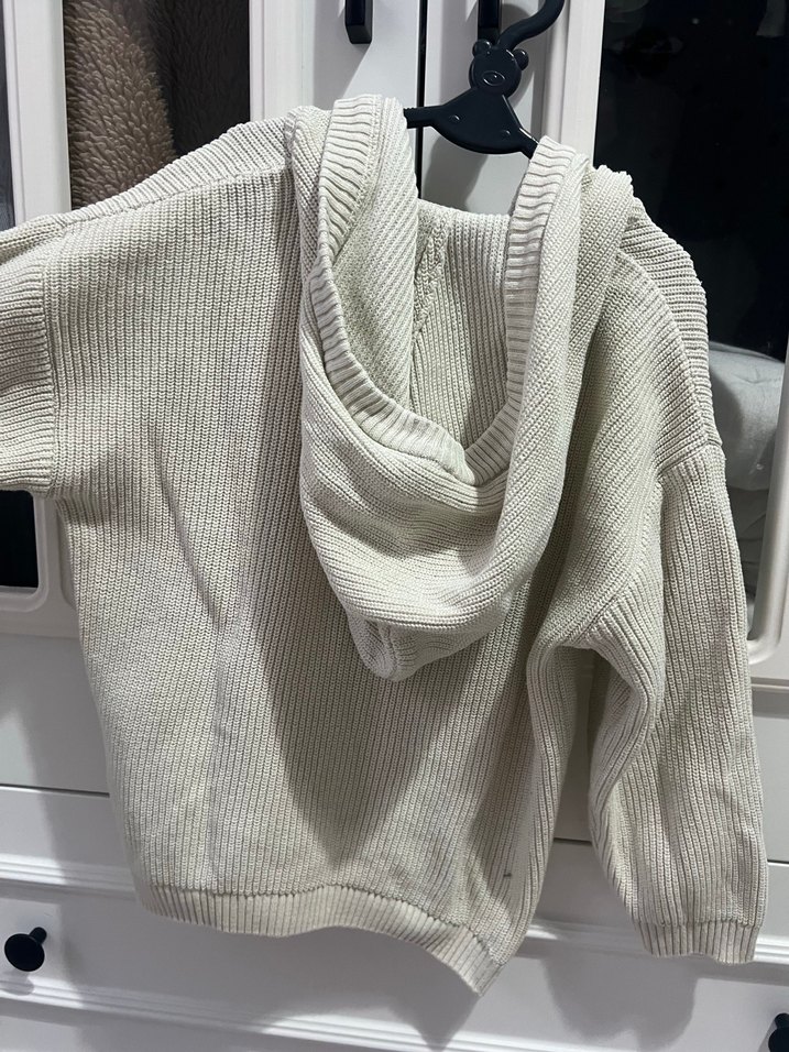 Düğmeli bej V Yakalı çocuk Hırka - Görsel 4