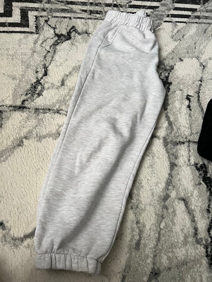 Gri Kadın Peluş Detaylı Rahat Eşofman - Görsel 3