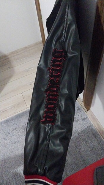 Çok az kullanılmış m kolej ceketi - Görsel 5