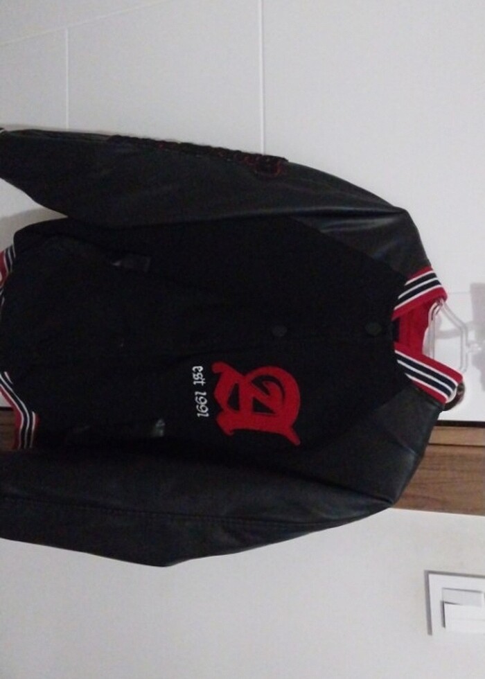 Çok az kullanılmış m kolej ceketi - Görsel 2