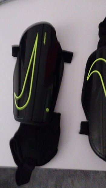 Nike Orjinal Yeni gibi Nike Futbol dizliği