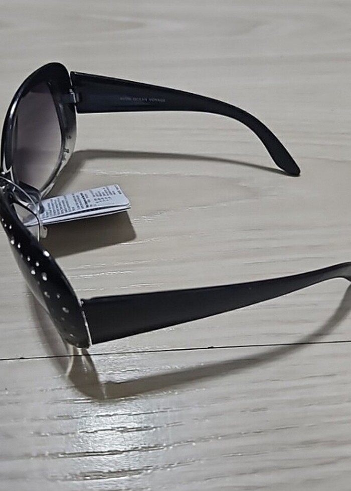 Avon güneş gözlüğü - Görsel 2