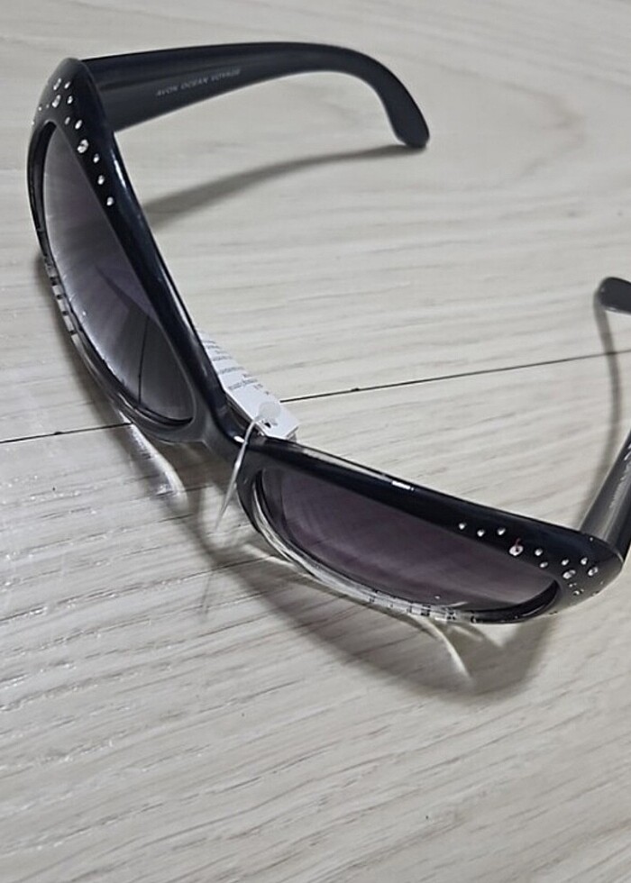 Avon güneş gözlüğü - Görsel 3