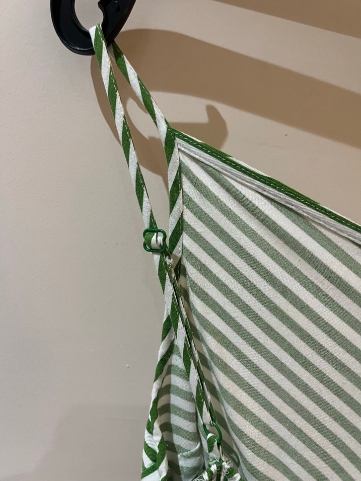 Yeşil Çizgili Uzun Askılı Pilili Elbise - Görsel 4