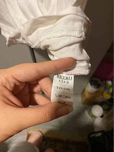 American Retro V yaka beyaz tişört