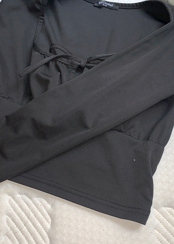 Siyah önden bağlamalı crop - Görsel 2