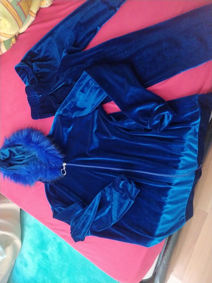 Kürk Detaylı Koyu Mavi Goth Kadife eşofman takımı yeni - Görsel 2