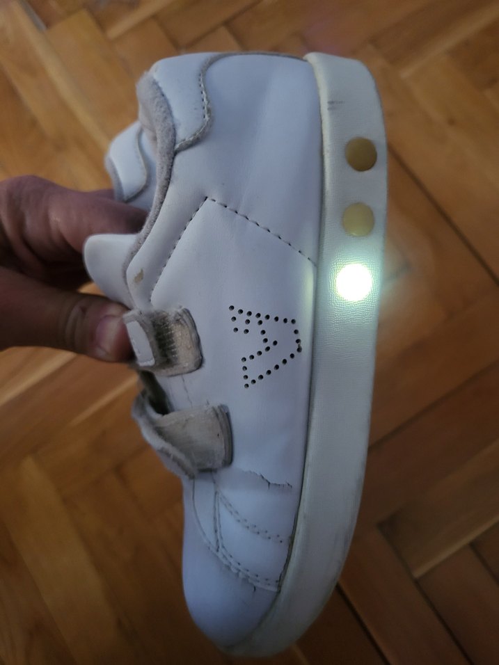 VICCO MARKA Gri Beyaz cırtlı ışıklı sneaker - Görsel 4