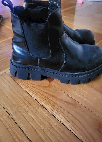 ZARA TARZINDA çocuk  kalın taban Siyah Deri Goth Botlar - Görsel 2