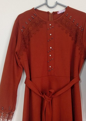 Nakışlı Uzun Kollu Tesettür Elbise - Görsel 3