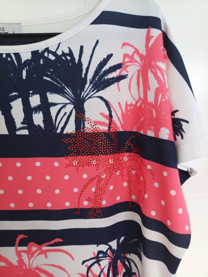 Desenli Kısa Kollu Pembe Bluz - Görsel 2