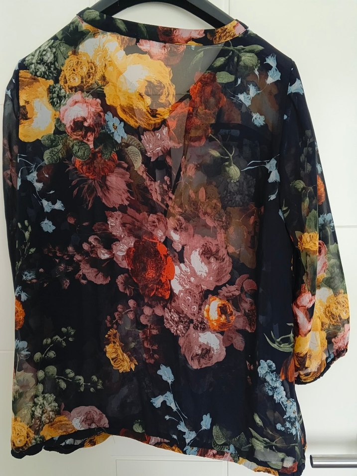 Çiçek Desenli Yarım Kollu Şifon Bluz - Görsel 3
