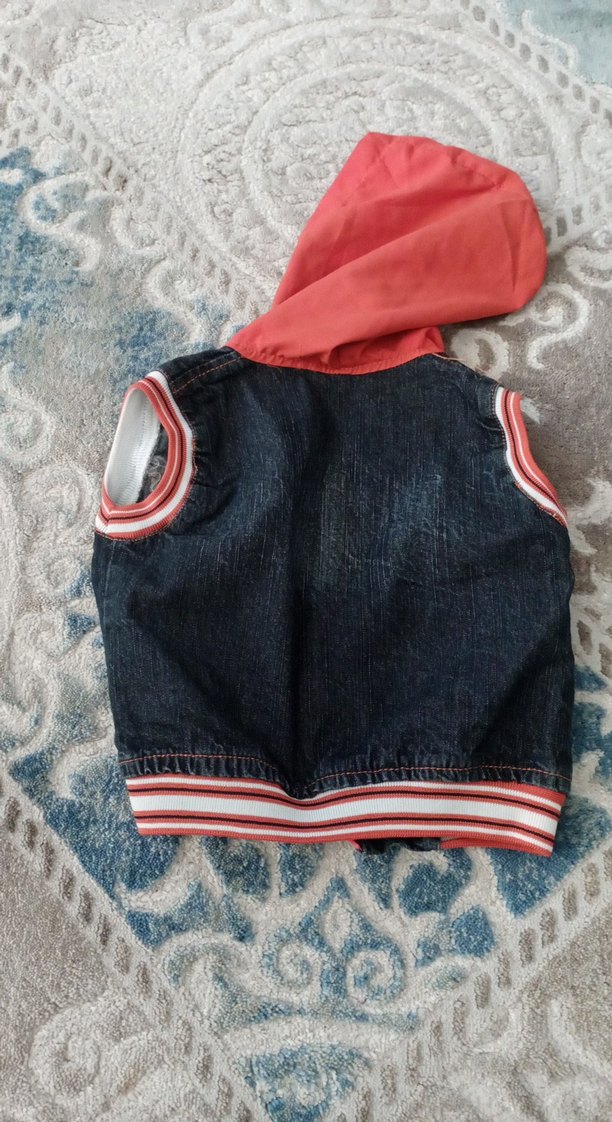 Kapüşonlu Kırmızı Denim Erkek Çocuk Yelek - Görsel 2