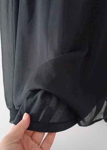 Siyah Fırfırlı Yüksek Yakalı Kadın Bluz - Görsel 3