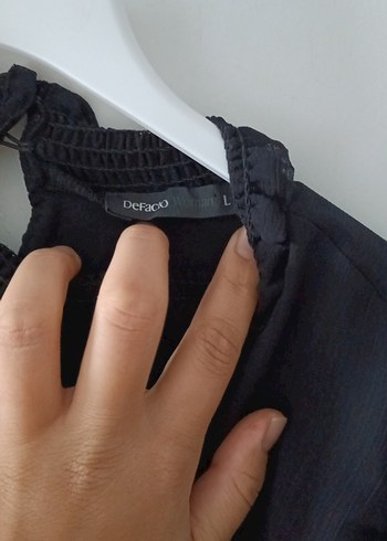 Siyah Fırfırlı Yüksek Yakalı Kadın Bluz - Görsel 4