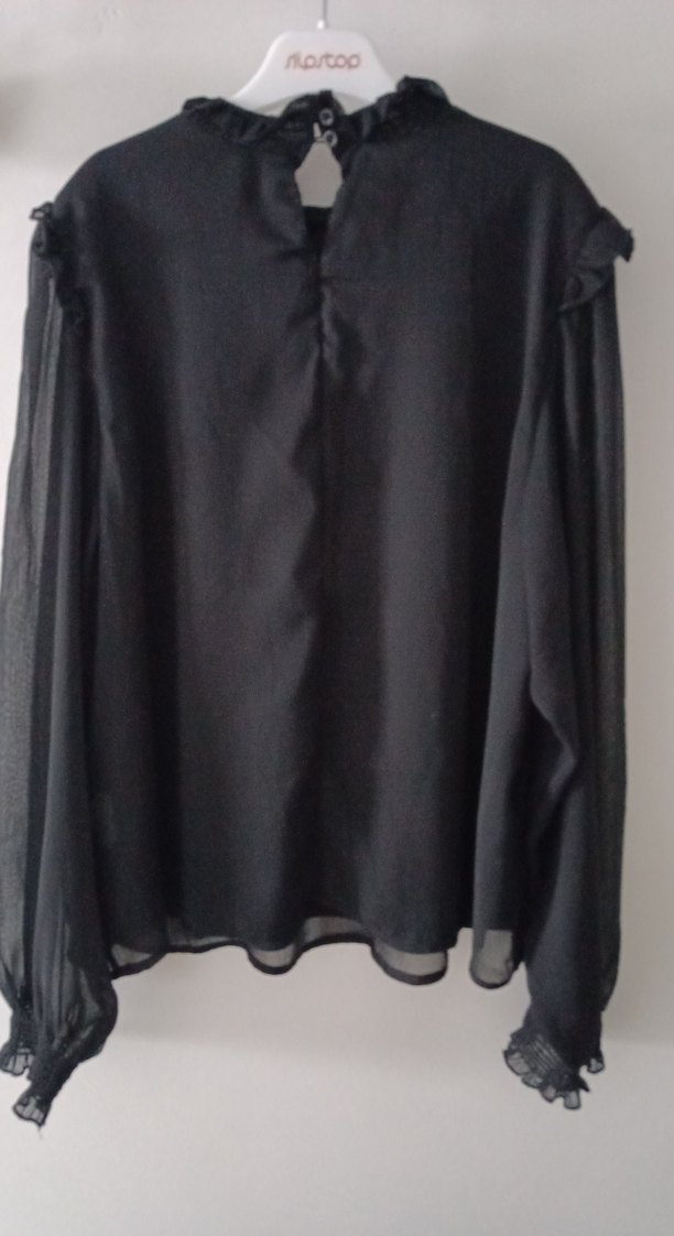 Siyah Fırfırlı Yüksek Yakalı Kadın Bluz - Görsel 5