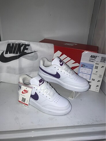 Nike NİKE marka sezon spor modeli