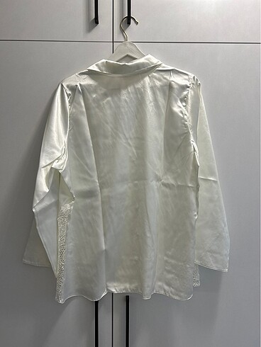 Kırık Beyaz Dantel Detay Saten Takım - Görsel 6