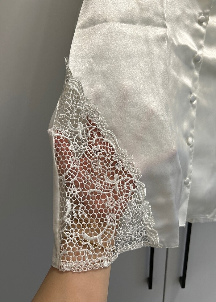 Kırık Beyaz Dantel Detay Saten Takım - Görsel 3