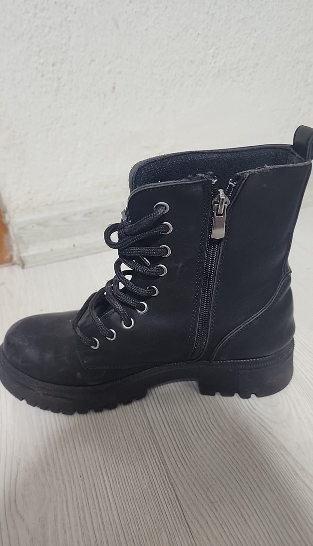 Siyah Bağcıklı Yüksek Topuklu Gotik Kadın Bot - Görsel 2