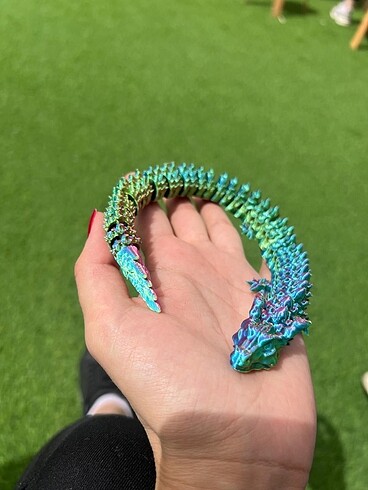 Diğer Haraketli Renk Değiştiren 3D Ejderha