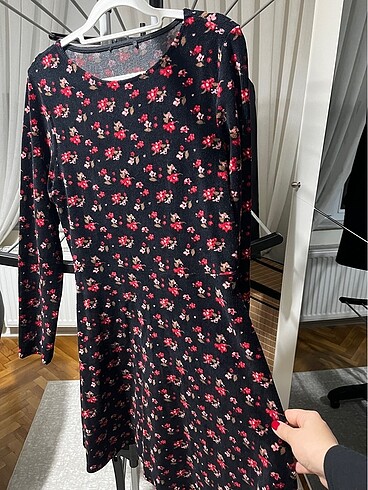 LC Waikiki Çiçekli Kadife Elbise