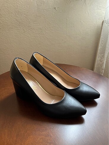Ayakkabı dünyası Siyah Stiletto Ayakkabı