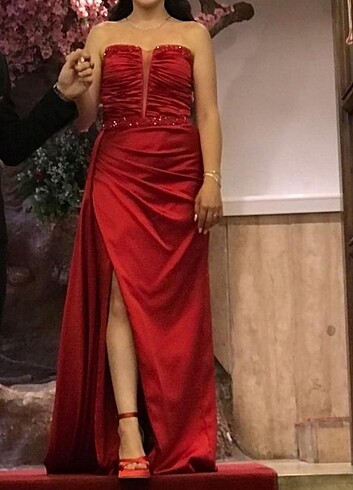 Kırmızı abiye