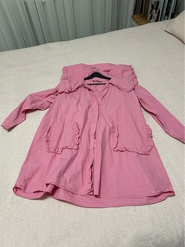 Pembe gömlek