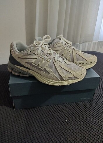 NEW BALANCE 1906