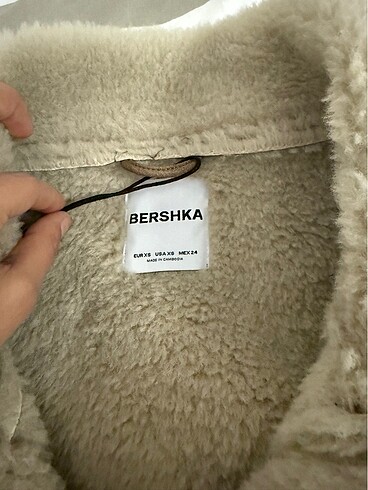 Bershka Mont