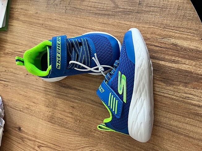 Skechers Skechers bebek spor ayakkabısı 21 numara yeni.