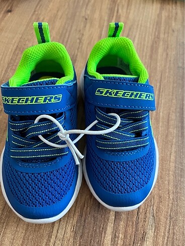 Skechers bebek spor ayakkabısı 21 numara yeni.
