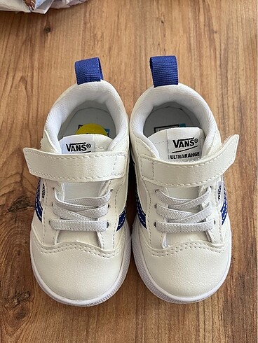 Skechers bebek ayakkabısı 21 numara yeni.