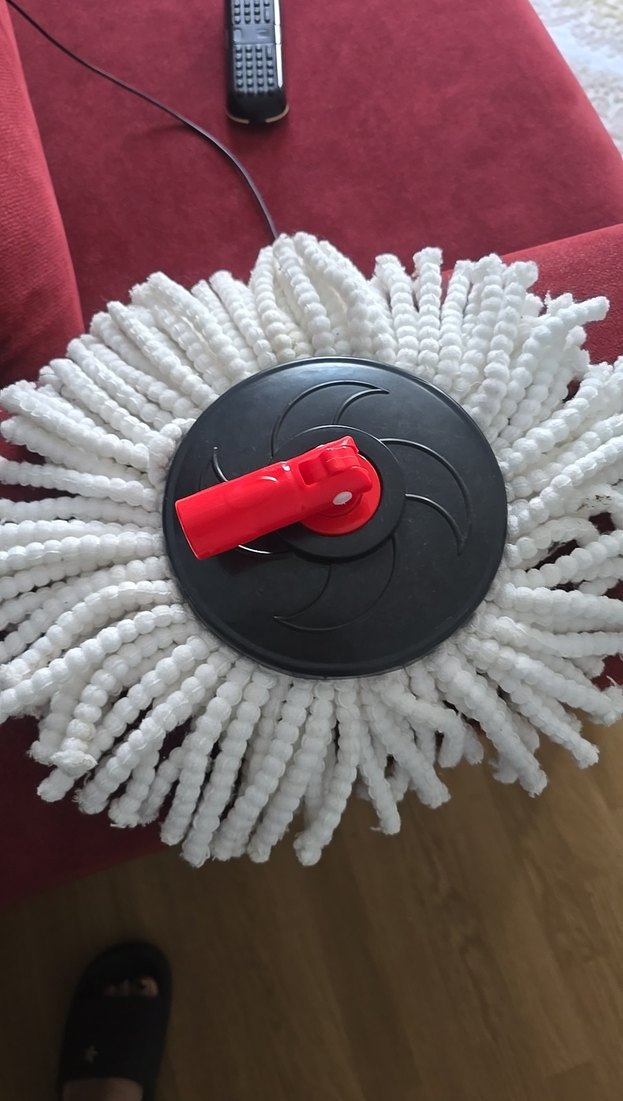 Kırmızı Renkli Elektrikli Temizlik Aparatı - Görsel 2