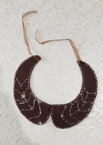 Kahverengi İşlemeli Boncuklu Elbise Yakası - Görsel 2