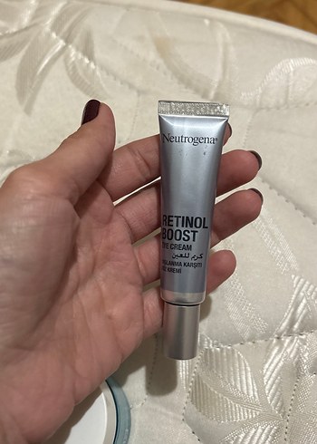 Neutrogena Retinol Boost Göz Kremi