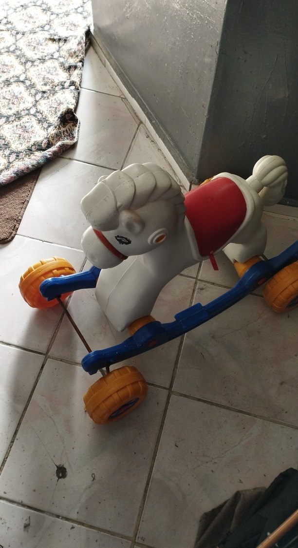 Renkli Tekerlekli Beyaz At Oyuncak - Görsel 2