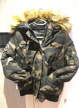 Bershka Su Geçirmez Kalın Mont