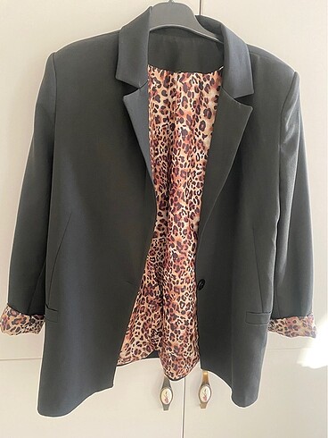 Siyah astar detaylı blazer ceket