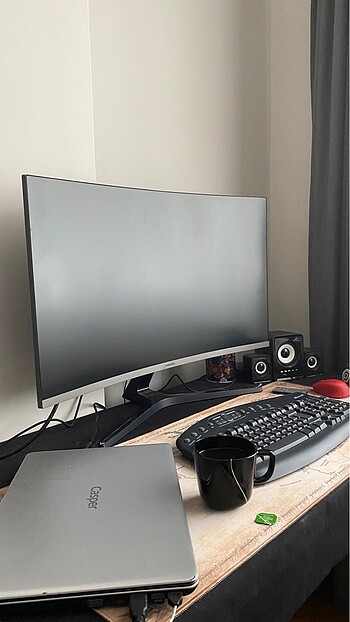 32 inç Monitör