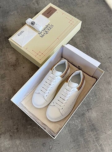 38 Beden beyaz Renk Alexander McQueen Sneaker Stone