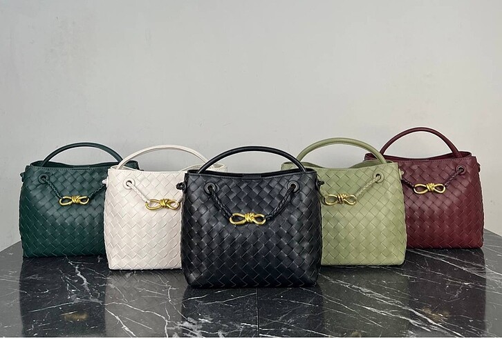 Bottega Veneta Andiamo Medium İthal Ürün 30x23 cm